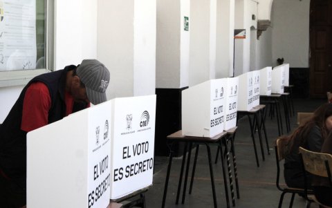 Podrá acudir a sufragar entre las 7:00 y las 17:00 del 21 de abril de 2024.