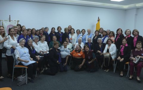 En el marco de los 50 años, se rindió tributo a las presidentas de las instituciones afiliadas por su trayectoria, a las que describió como “mujeres valiosas que han protagonizado la historia del bienestar social en sus voluntariados”.