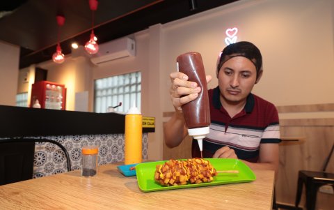 Administradores de estos restaurantes indican que las mujeres, amas de casa y jóvenes llegan con más frecuencia a sus locales.