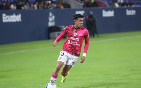 Kendry Páez hizo un golazo ante Cumbayá.