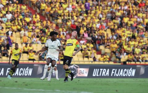 Los canarios se enfrentan a Orense en el estadio Monumental