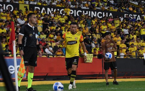 El ofensivo Joao Rojas ya tuvo minutos en Barcelona.