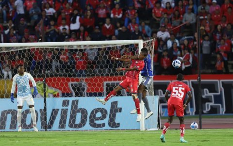 El Nacional y Emelec se enfrentan por la fecha 3 de la LigaPro