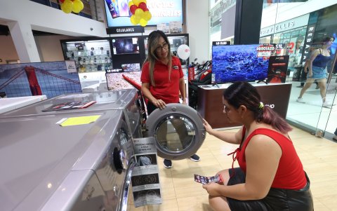 Medidas. Varias marcas ya están ofreciendo descuentos, y otros aún no, pero tienen planteado una serie de alivios para seguir captando clientes.