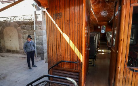 Atractivo. Para demostrar parte turística y el dinamismo económico, Alausí habilitó un día de febrero el sistema en el que viajaron diplomáticos en una misión de análisis de financiación.