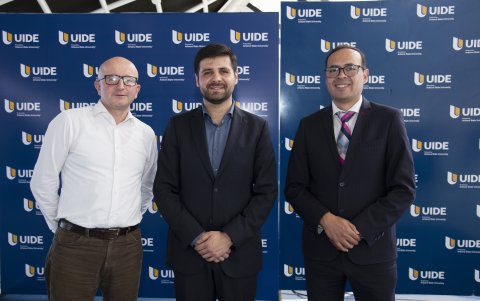 Jan-Delf von Spreckelsen, Juan Cueva y Jhonatan Aguilar.