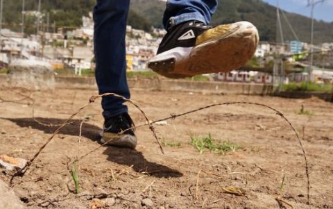 Los moradores poco a poco retiran estas trampas, porque corren el peligro de lastimarse o sufrir alguna lesión al caer