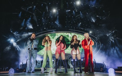 RBD interpretando 'Para olvidarte de mí'. Esta es la fotografía más representativa de esta gira, Según Edwin.