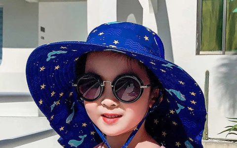 Vístalos con ropa de algodón, gafas y sombreros