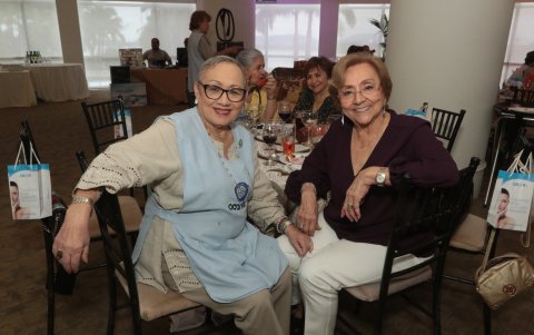 Marcela de Neira y Carmen de Bravo.