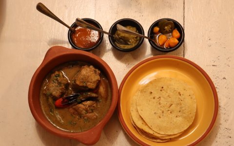 Costilla de cerdo en salsa verde.