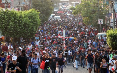 Un 'Viacrucis migrante' con 3.000 personas partió de la frontera sur mexicana este lunes 25 de marzo de 2024.