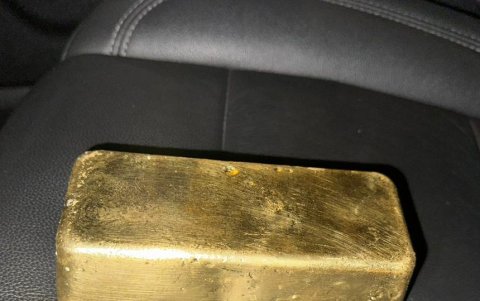 El lingote de oro que tenía en su poder un ciudadano en Piñas, provincia de El Oro.