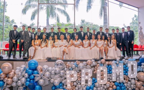 La foto oficial de los nuevos graduados.