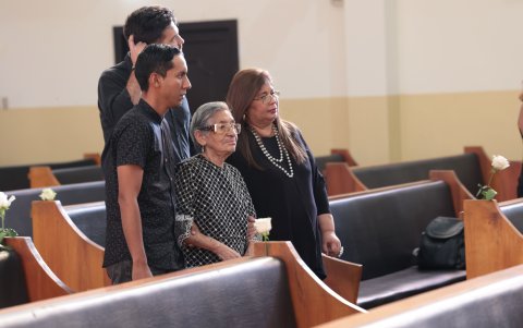 La madre del modisto, doña Rosa.