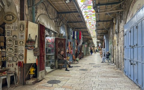 La Ciudad Vieja de Jerusalén vacía por el impacto de la guerra en la Franja de Gaza.