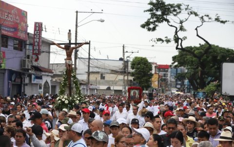 El pedido de los creyentes está relacionado a la paz y seguridad del país