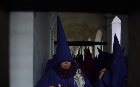 Los Cucuruchos se congregaron desde tempranas horas de la mañana