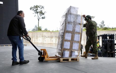 El 1 de abril arrancó el envío de material electoral a las circunscripciones del exterior.