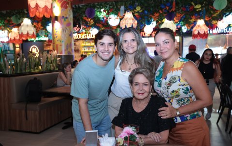 Daniel Fuentes, Janina Dieb, Cynthia Ycaza y Susana Tamayo.