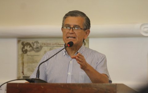 El experto en seguridad Hugo Acero, mostró ejemplos de casos dados en Medellín y Bogotá de su país Colombia.