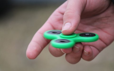 El spinner se vende como juguete terapéutico para niños con déficit de atención o autismo.