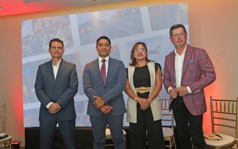 David Calderón,  Fohodil Galeas,  Liliana González y Pablo Torres.