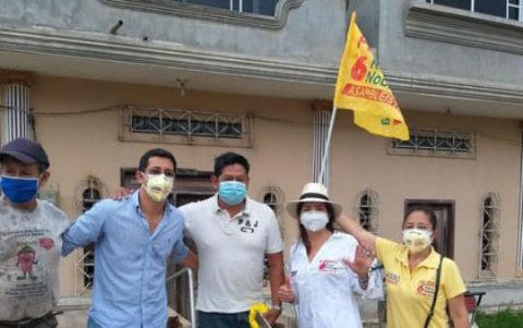 Campaña electoral del 2021. En la imagen aparece Juan Carlos Medina (camisa celeste) y Karen Noblecilla (camisa blanca).