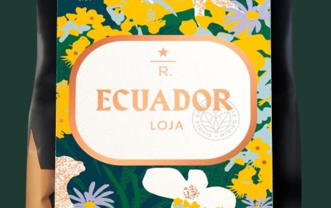 La cadena comercializa café lojano en sus perchas.