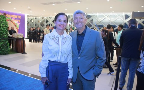 Marcela Aguiñaga y Mauricio Guim.