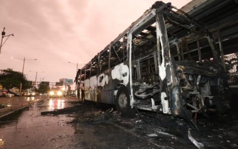 Dos buses de la Metrovía se incendiaron en menos de un mes..
