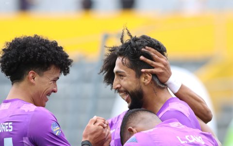 Ronald Briones (i) ha formado una gran sociedad con el delantero Jeison Medina (d).