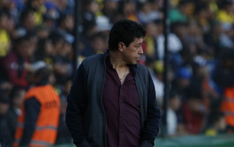 Paúl Vélez fue ratificado en el banquillo de Técnico Universitario.