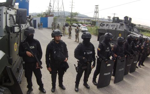 Jorge Glas arribó a la cárcel de máxima seguridad La Roca, este 6 de abril de 2024.