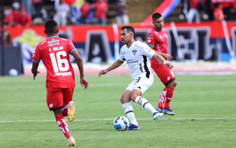 Los albos sumaron 12 puntos y tienen dos partidos pendientes.