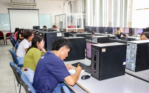 Tras la primera postulación, en la Universidad de Guayaquil se asignó ya el 80 % de los cupos.