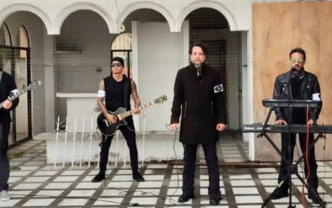 Libélula lanza su material bajo su propio sello discográfico, DragonFly Records.