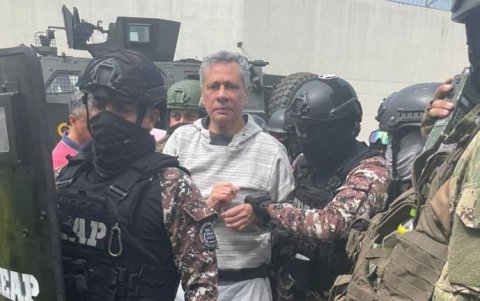 Jorge Glas fue detenido en medio de un considerado despliegue policial y militar.