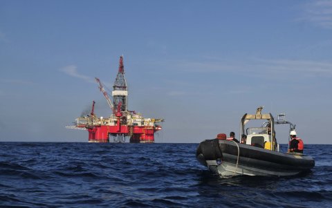 Las organizaciones precisaron que el derrame inició alrededor del pasado 22 de marzo y al menos hasta el martes seguiría activo, acumulando 18 días de fuga ininterrumpida.