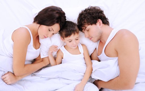 Los niños deben dormir en sus propias camas