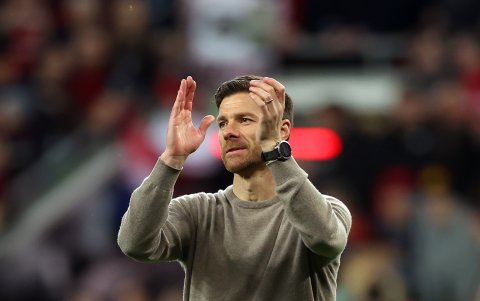 Xabi Alonso, entrenador del Bayer Leverkusen, está entre los nominados.