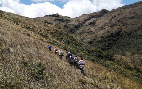 Salida a campo en la que participan comuneros de Segunda y Cajas y miembros de organizaciones ambientales para evaluar el estado de los bosques y páramos del ACP Chicuate - Chinguelas.