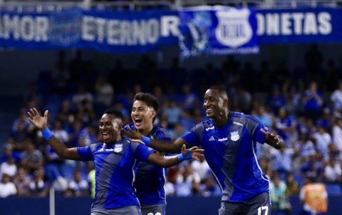 Bryan Carabalí (i) y Jaime Ayoví (d) anotaron ante Cumbayá