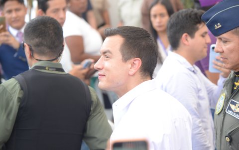 Noboa cumple agenda en Guayaquil.