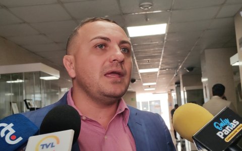 Jurado fue uno de los siete legisladores de la RC que votaron a favor de aprobar la Ley de Turismo, en abril abandonó esa bancada.