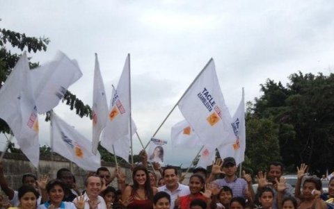 Pablo Andrés Muentes en una campaña política en 2013