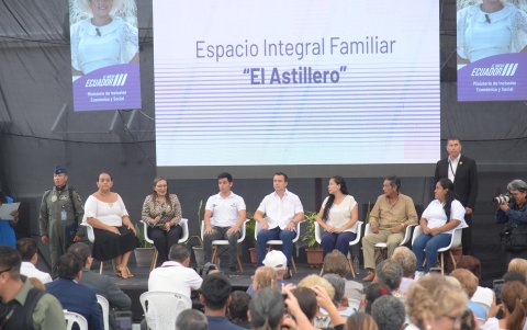 Agenda. Más temprano, el presidente Daniel Noboa entregó una plataforma social en el centro sur de Guayaquil.