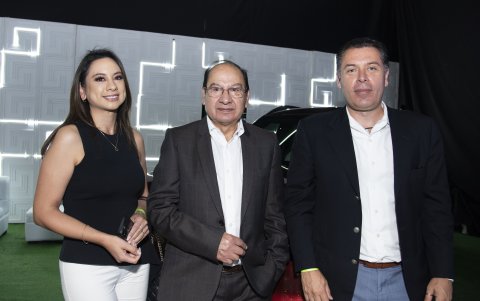 Gabriela Guarderas, Ángel Guarderas y Santiago Amador.