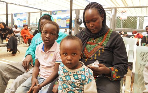 Una colección de vidas truncadas aún con miedo de regresar a sus hogares, y que buscan rehacer su vida en medio de trabas burocráticas y con dependencia de la ayuda exterior, en Egipto.