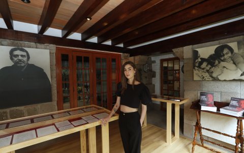 La nieta y directora de la Casa de la Literatura Gabriel García Márquez, Emilia García Elizondo. expone varias referencias de Gabriel García Márquez